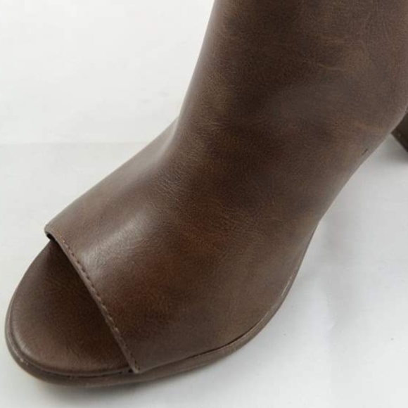 Reanna Chunky Heel Shoe....A Personal Favorite💛🧡 - Picture 5 of 6